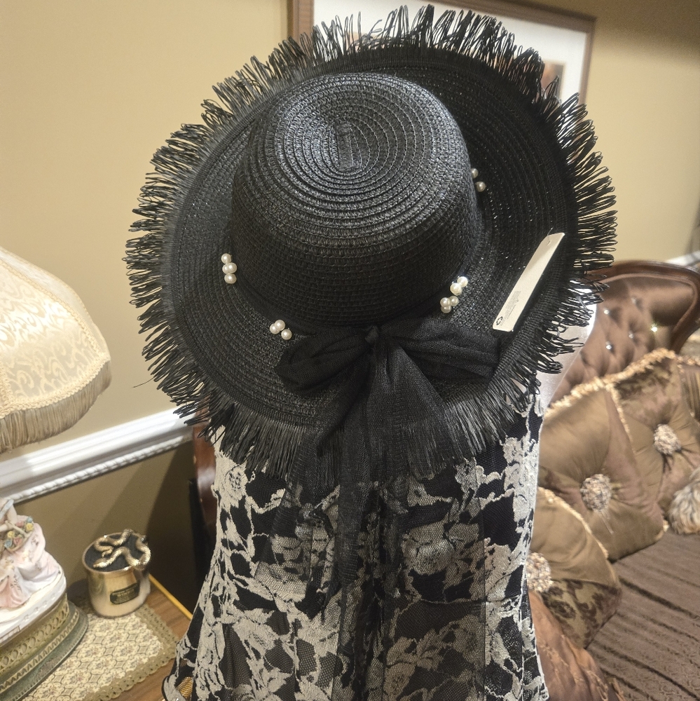 Elegant Black Women's Sun Hat with Pearls